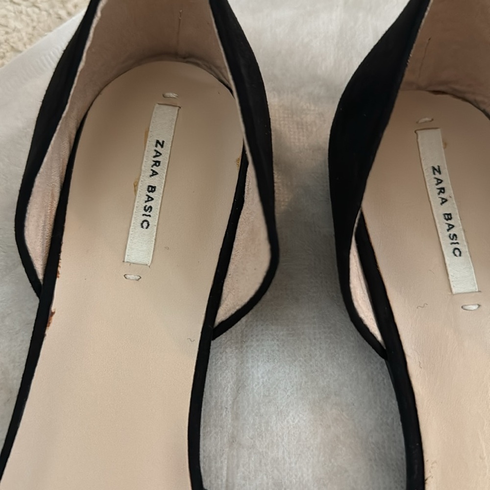 Zara black pointy toe flat. Sz39 - Picture 2 of 5